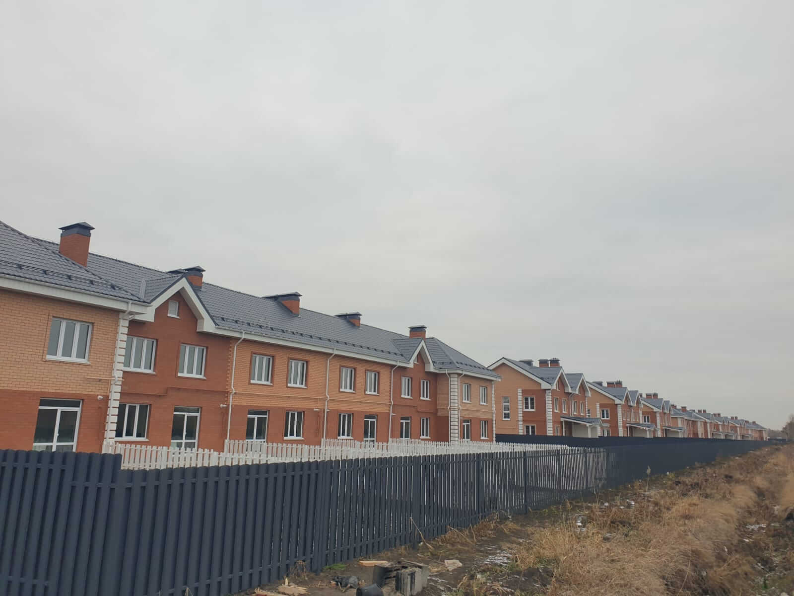 Забор из штакетника 230м Серый Графит фото5 в Екатеринбурге