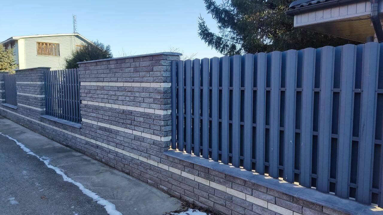 забор из штакетника RAL7024/7024 Серый графит двусторонний фото2 в Екатеринбурге