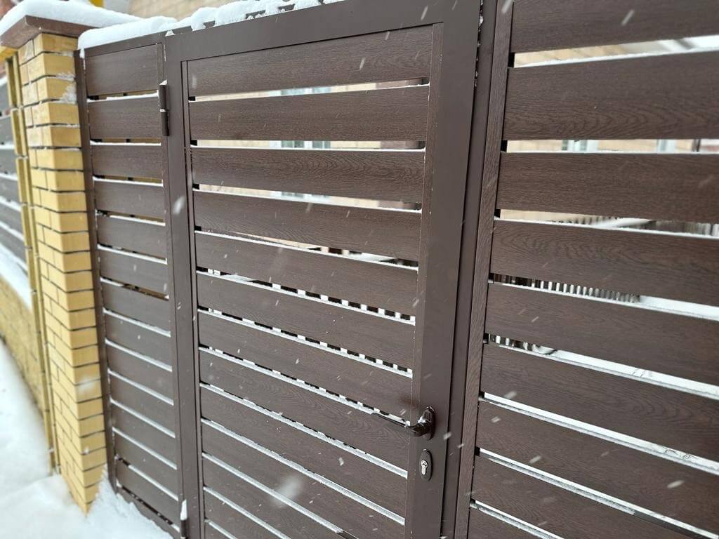 Забор-ранчо из металлопланкена 34м Мореный Дуб Printech фото 1 в Екатеринбурге
