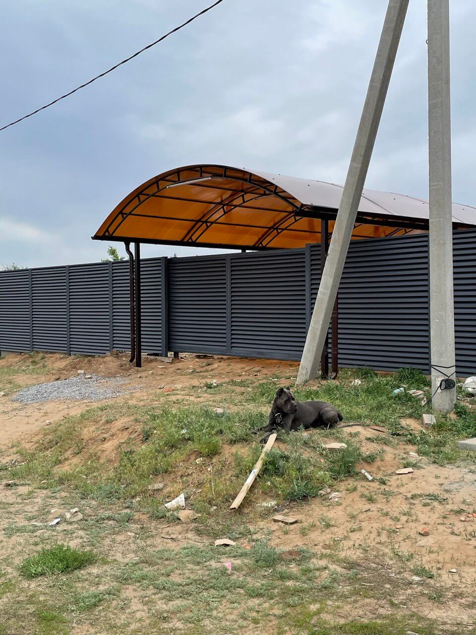 Забор из ламелей еврожалюзи 24м RAL7024 Серый Графит МАТТЕ фото 1 в Екатеринбурге