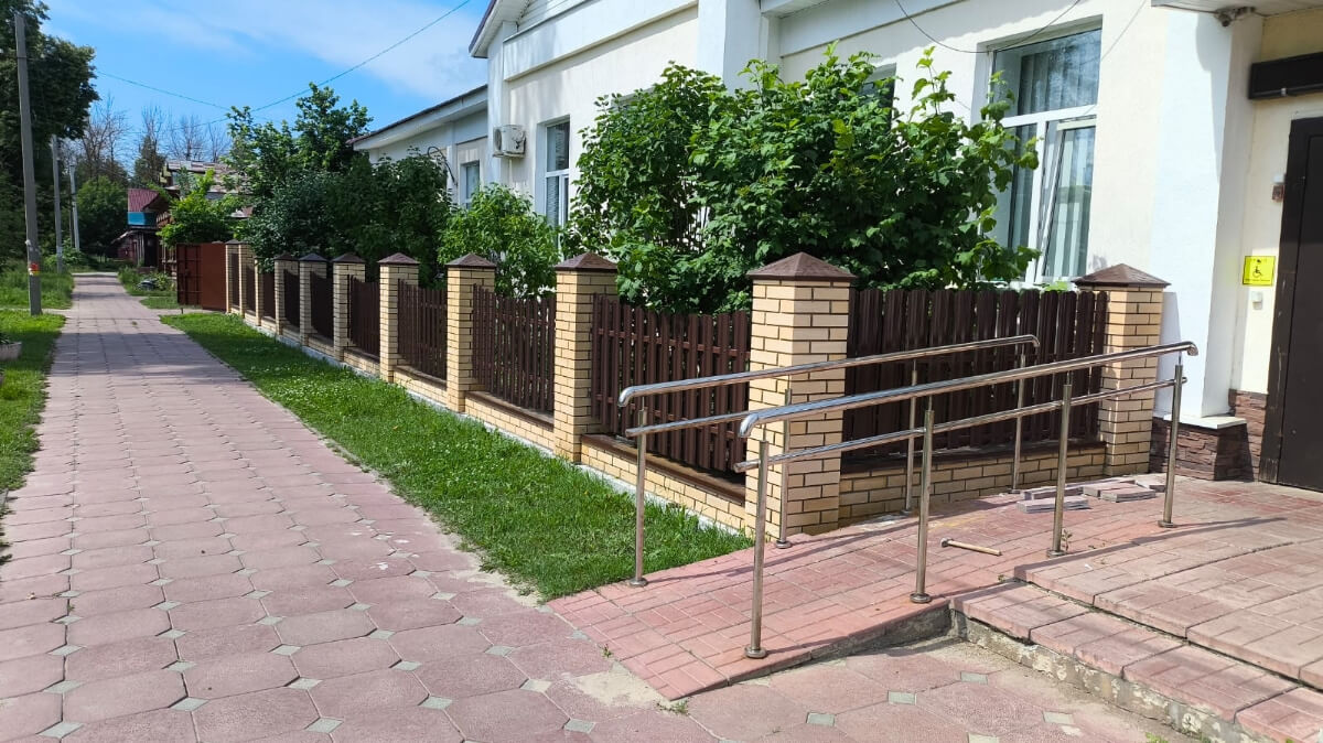 Забор из евроштакетника 17м RAL8017/8017 Шоколад двусторонний в Екатеринбурге