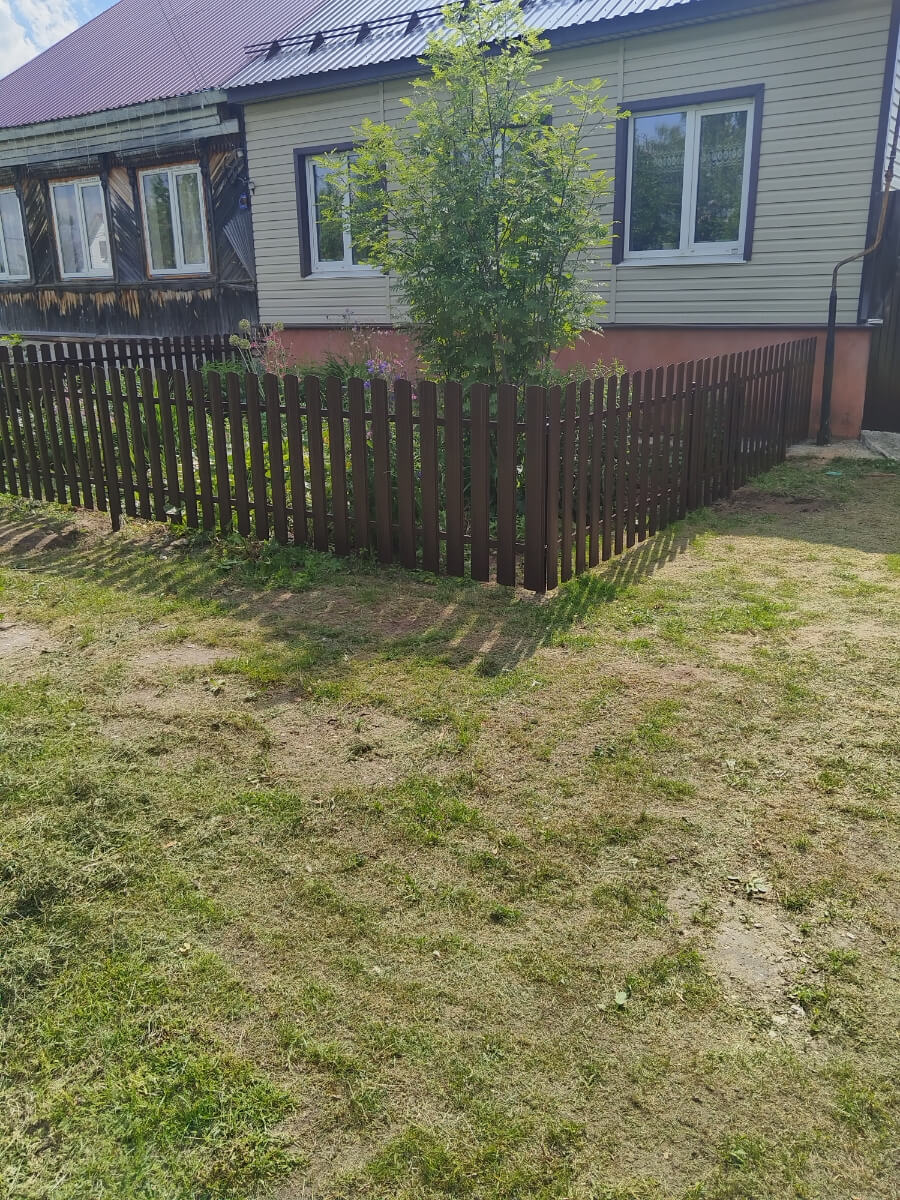 Забор из евроштакетника 18м RAL8017/8017 Шоколад двусторонний фото 1 в Екатеринбурге