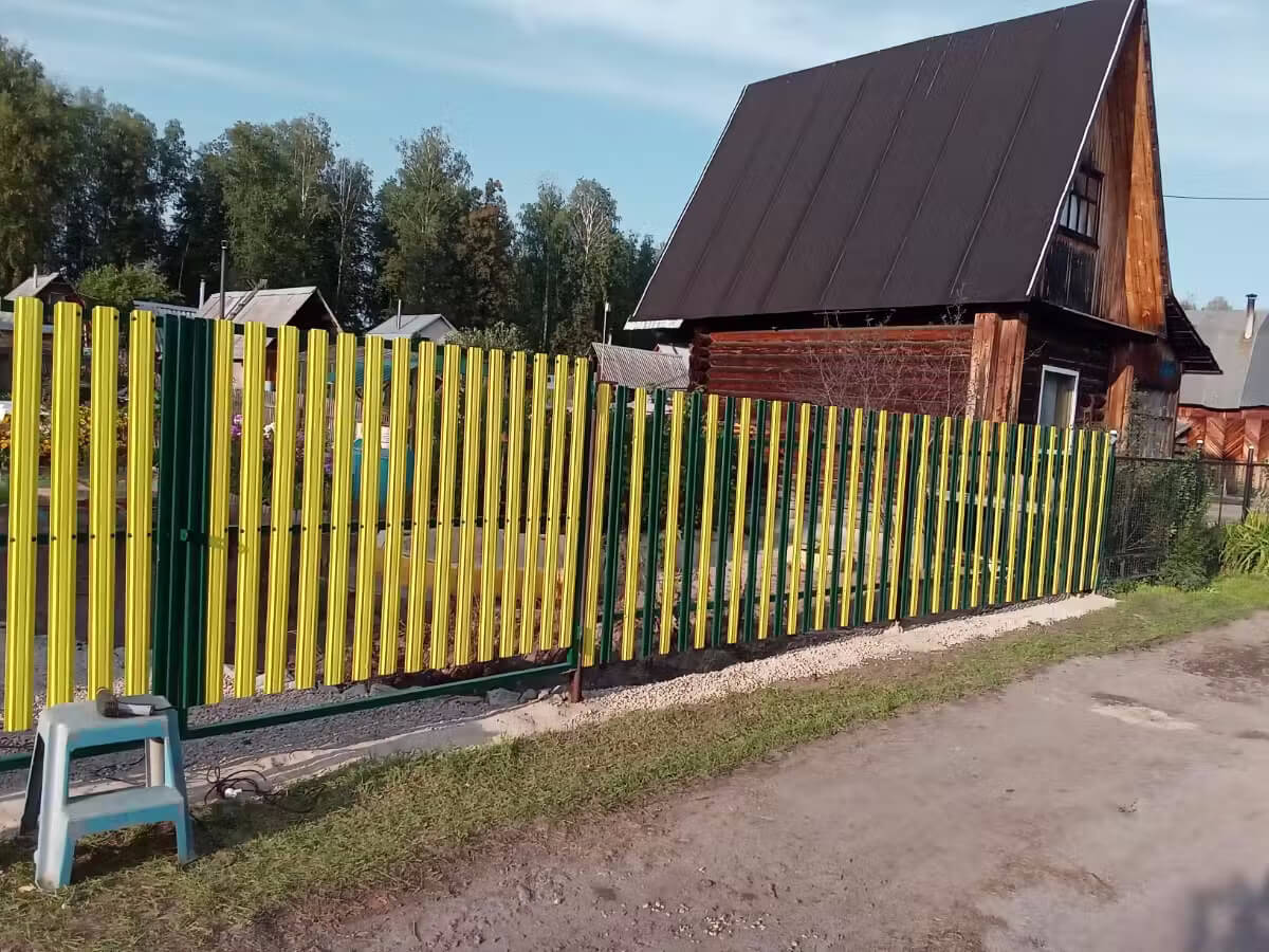 Забор из евроштакетника 13м RAL1018 Желтый фото 3 в Екатеринбурге
