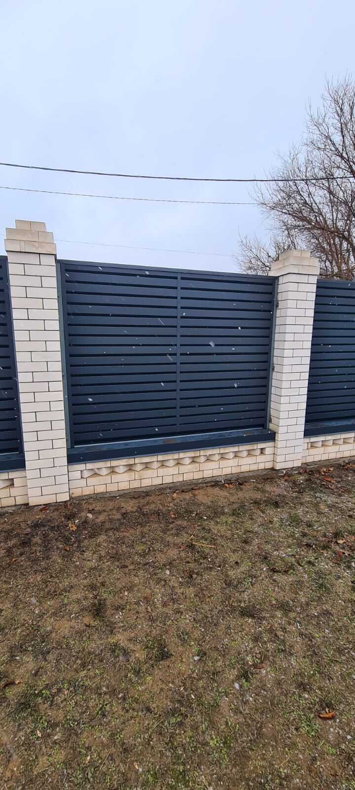 Забор-жалюзи из ламелей Хай-Тек 23м RAL7024/7024 Серый Графит двусторонний МАТТЕ фото 1 в Екатеринбурге