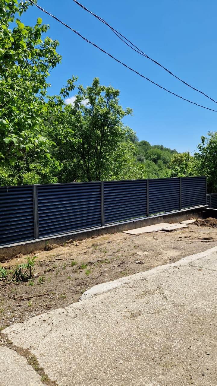 Забор-жалюзи из ламелей еврожалюзи 23м RAL7024/7024 Серый Графит двусторонний МАТТЕ фото 2 в Екатеринбурге