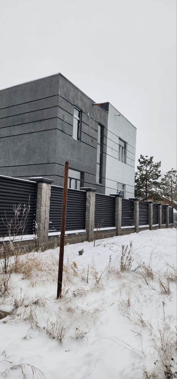 Забор-жалюзи из ламелей ЭКО-Z 66м RAL9005/9005 Черный двусторонний МАТТЕ фото 1 в Екатеринбурге