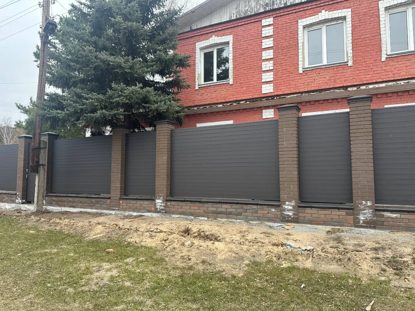 Забор-ранчо из металлического планкена 28м RAL8019 Темный Шоколад МАТТЕ в Екатеринбурге